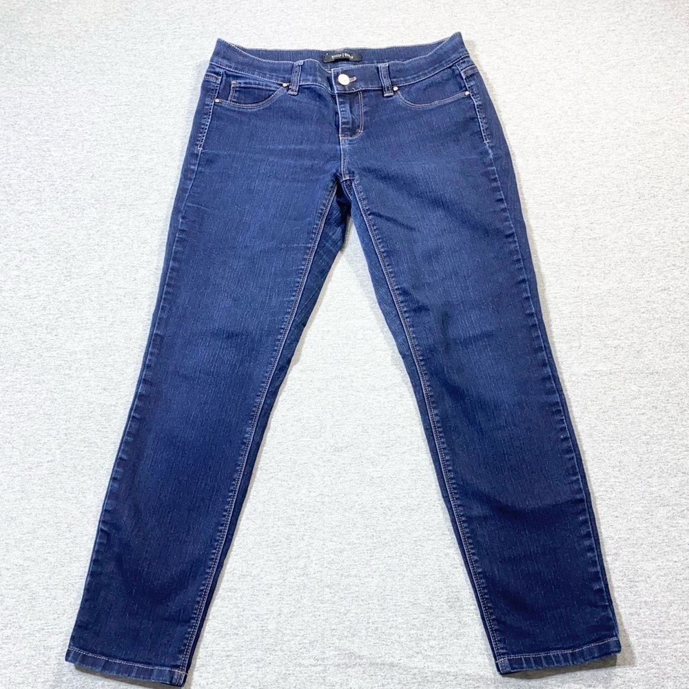 WHBM Feel Beautiful Jeans Women's SMALL Blue Slim Leg Short Crop Casual Denim